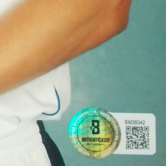 Dirk Nowitzki Signed Dallas Mavericks 8x10 Beckett Certified NBA HOF - Picture 3 of 3